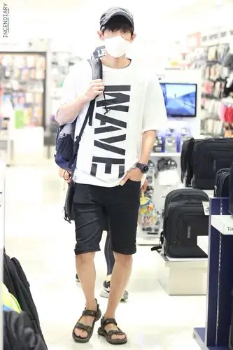 exo 朴灿烈 机场