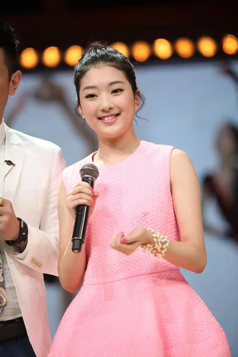 那时二人在社媒平台上经常甜蜜互动,很多人都以为樊振东将是李子君的