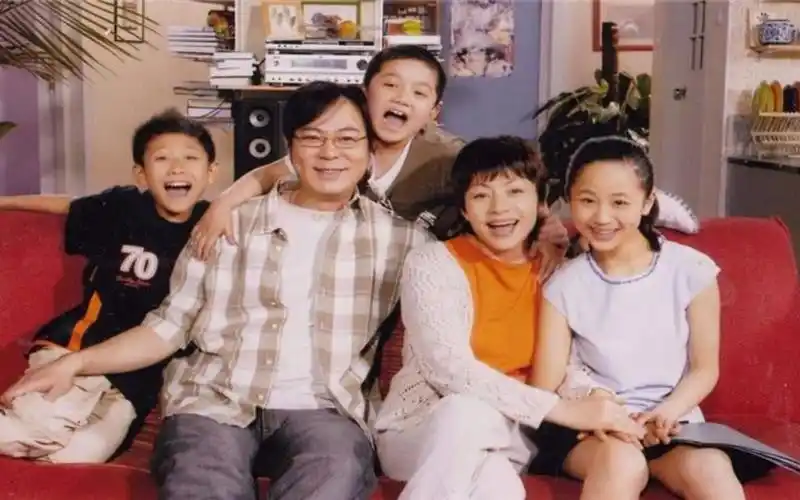 【童年向】:《家有儿女》第一季片头 片尾曲mv.