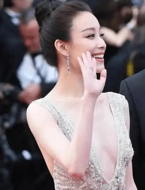 倪妮的代表作品包括电影《消失的她》,《悟空传》以及电视剧《天盛