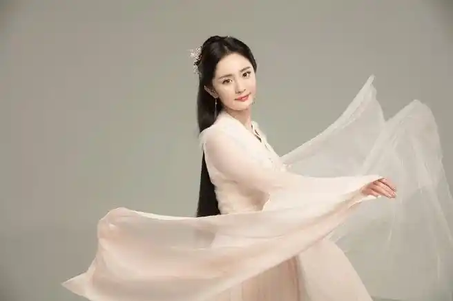 杨幂扶摇未公开白衣定妆照