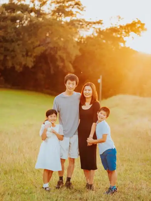 奥斯汀氛围超级棒的夕阳家庭照