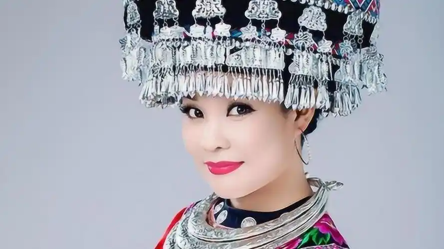 土家族歌手金姗姗《山水恋歌》原汁原味,清脆甜美,真好听