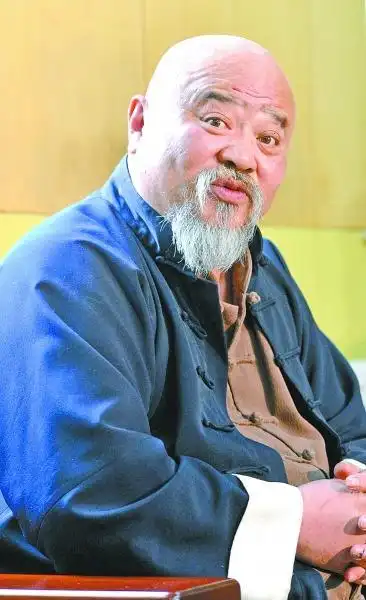 李琦跨界扮演彭霸天:我起码唱歌不跑调儿