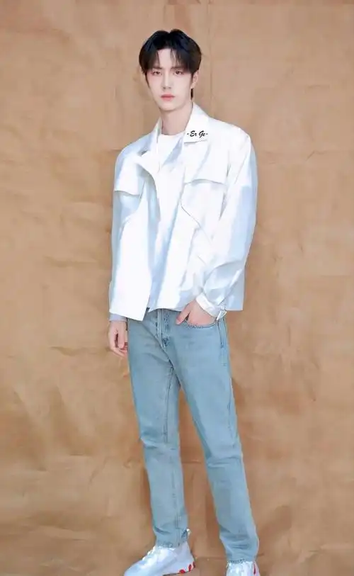 王一博壁纸啵啵太帅气了全身上下每一处都是优点全身皆是宝