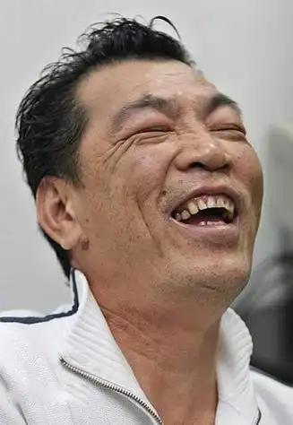 封"大傻"成奎安一个表演艺术家头衔如何?