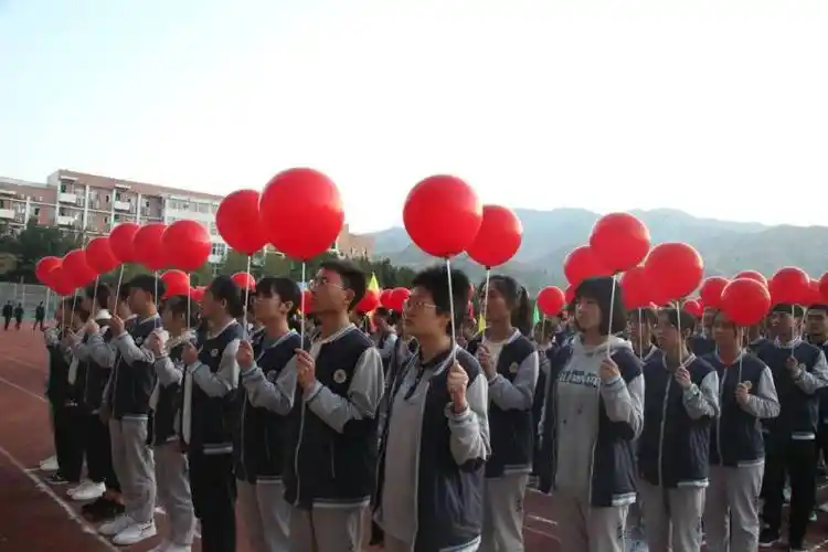 百日攻坚决战高考盐边县中学校举行2022届百日誓师大会