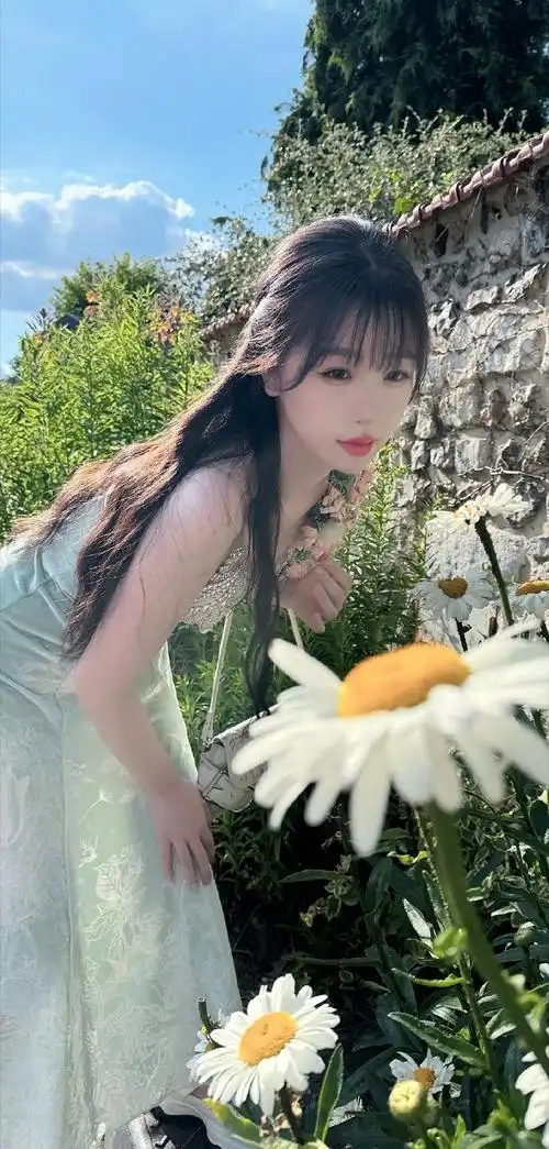 虞书欣 | 希望大家的每一次启程 都是去见喜欢的人#壁纸