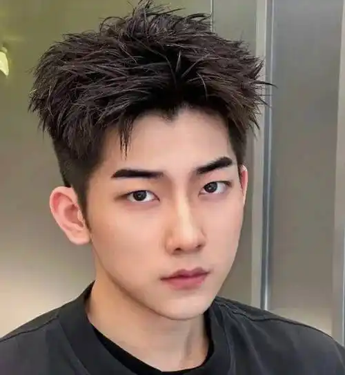 棒造型品:发泥,干胶脸型:圆脸,方脸,瓜子脸,椭圆形脸长度:4-5cm发质