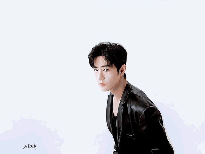 日常见肖战##肖战黑色皮衣#    窒息了有木有?黑皮衣拽冷酷帅!