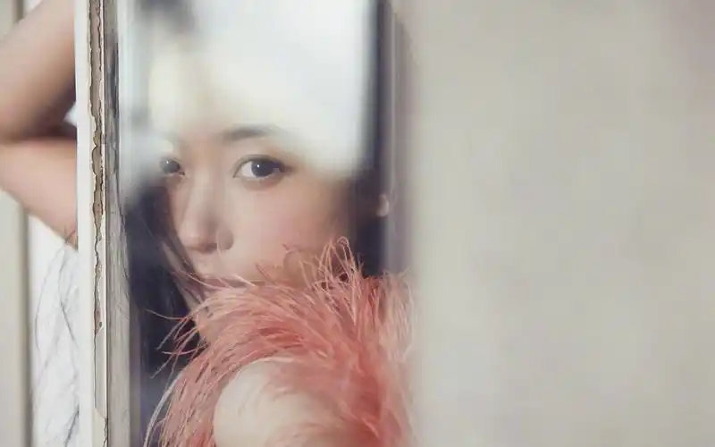 张天爱时尚杂志大片写真桌面壁纸