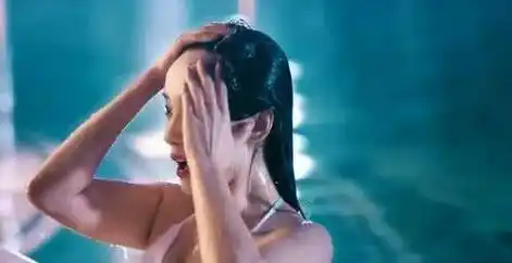 初恋女神秋雅,和沈腾合作迅速走红,最红的时候却因爱情放弃事业_王智