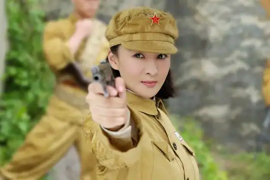 郑亦桐《擒蛇》剧照