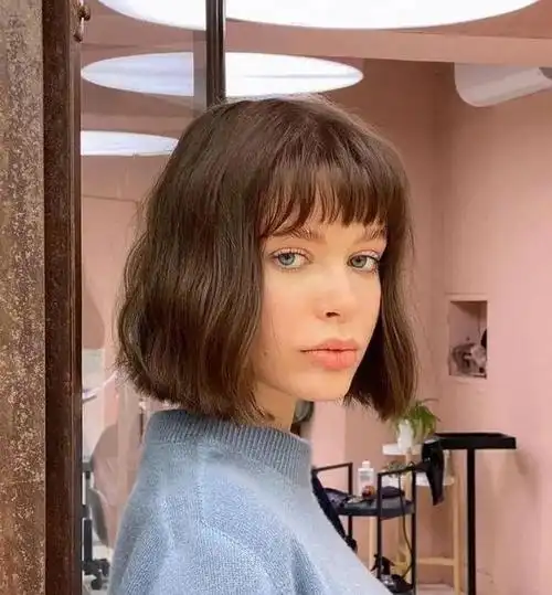 新标题:瞬间改变造型!2021最火"胎毛刘海"教你吸睛