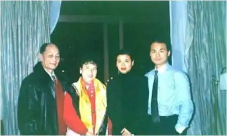 56岁张也单身却幸福与男闺蜜吕继宏的深厚情感让人羡慕不已