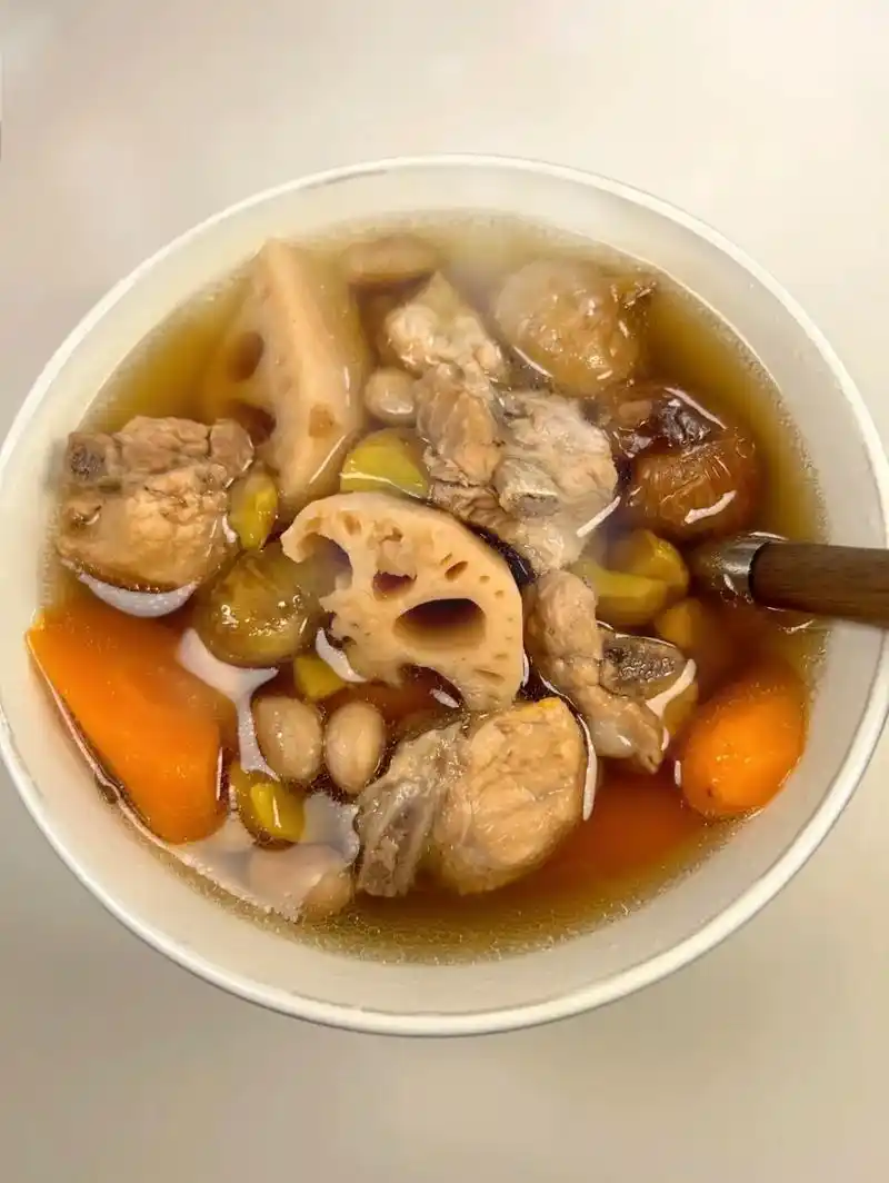 秋天多喝这碗汤,健脾胃,养气血,益肝肾.秋天煲汤的食材怎么少 - 抖音