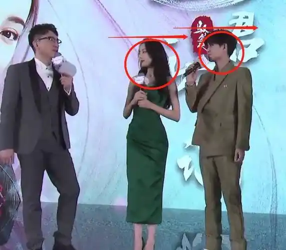 迪丽热巴任嘉伦同框亮相,现场摸头杀好甜,二人的身高差却成亮点_活动