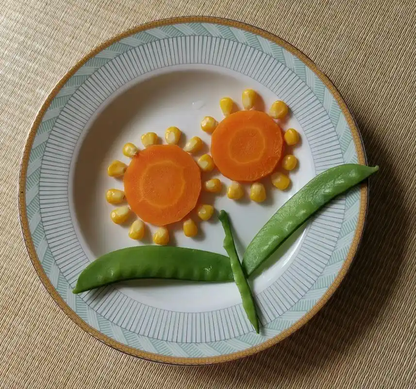 迷上了水果蔬菜拼盘,色彩斑斓的水果,洋葱,萝卜,黄瓜……经我 - 抖音