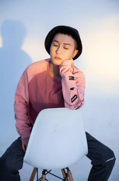 唱作人陈亦洺全新单曲流唯美上线治愈你的无数个梦