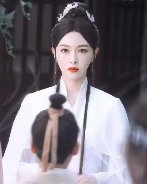 唐嫣是当今娱乐圈中最具有辨识度的女星之一,她凭借着《仙剑奇侠传三