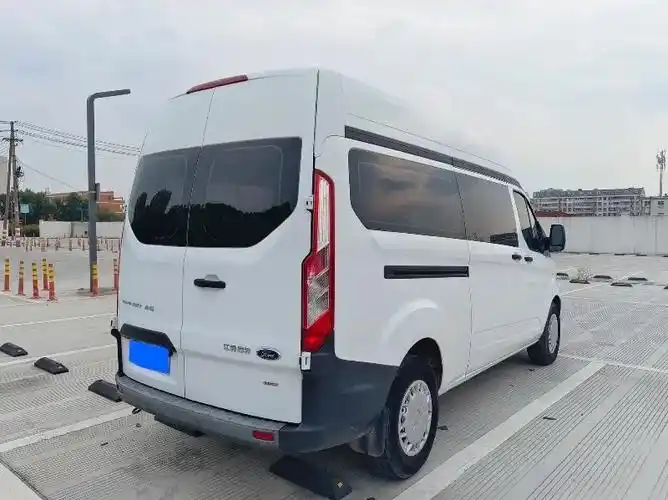 福特全顺加长版6座 12.00万元 车型:面包车 车体颜色: - 抖音
