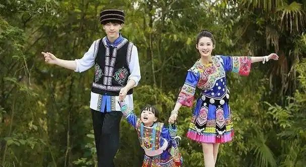 本以为和邓伦最配的是李沁,没想到他俩更是配一脸_马思纯_孙怡_网友