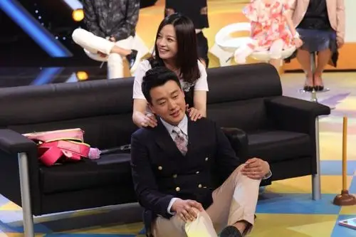 赵薇和佟大为台上互动