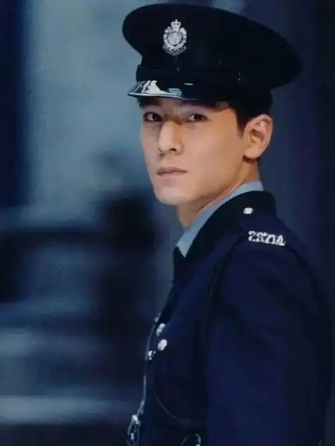 在那个没有美颜 滤镜和ps的年代,那些惊艳了时光的香港男明星吧