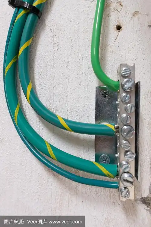 接地母线上的地线