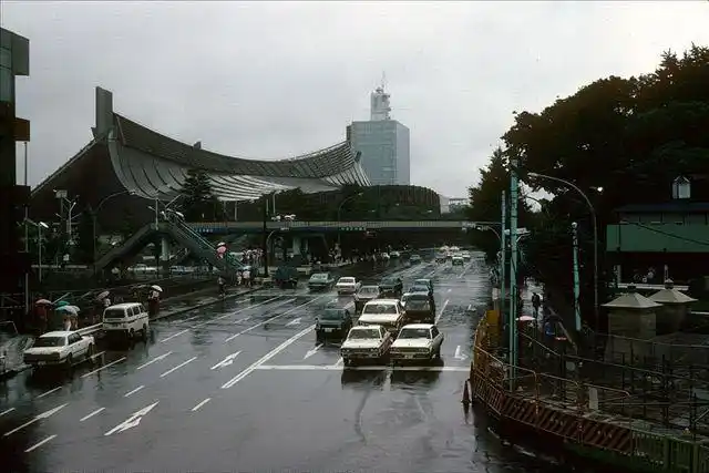 老照片80年代的日本仅次于美国的经济大国