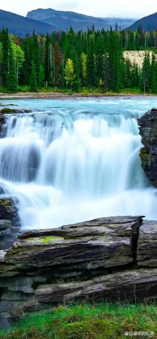 我总是听见瀑布声