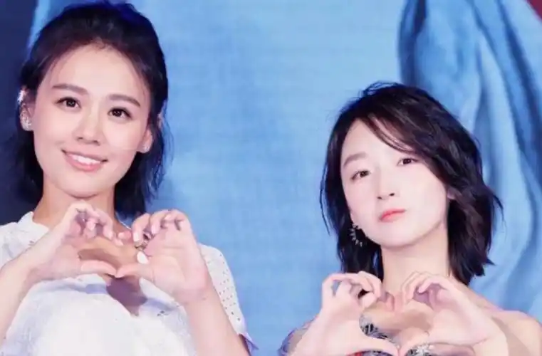 原创周冬雨流年不利与刘昊然合作没火花传分手巴黎时装周疑耍大牌