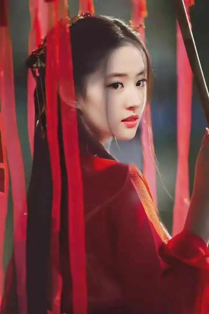 多变古风的刘亦菲,依旧仙气飘飘