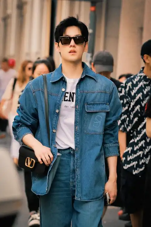 #杨洋蓝色牛仔装##杨洋复古牛仔造型#