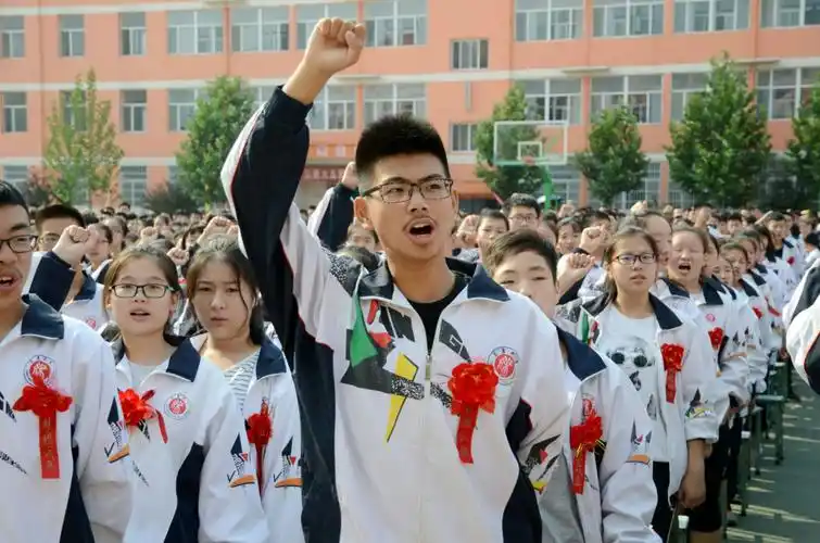 青春不毕业,梦想不散场 ——东康中学2017届初三毕业典礼暨中考动员