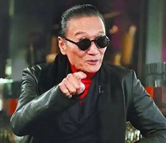 刚刚处理好自己的情绪,谢贤决定好好拍戏,拿出更好的作品.02 浪子回头