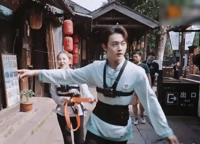 要火了,三位当红男艺人惊喜来袭,这阵容养眼又罕见_嘉宾_节目_张彬彬