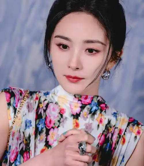 上海这一天,31岁小水秒了杨幂,我终于明白,什么叫"性感尤物"