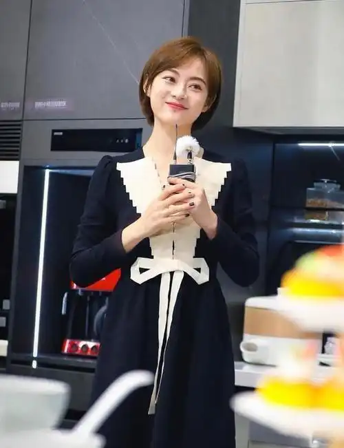 孙俪新发型减龄又俏皮这款少女款发型好打理不挑人拿图剪就好