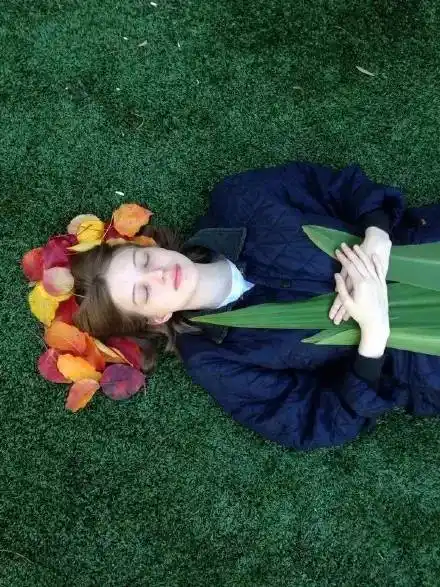 3月7 欧美少女锁屏壁纸原图更新 自取不谢!