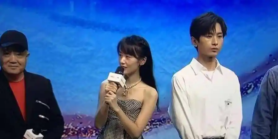 原创原创琉璃袁冰妍被排挤初遇夫妇全程无互动成毅被指没风度