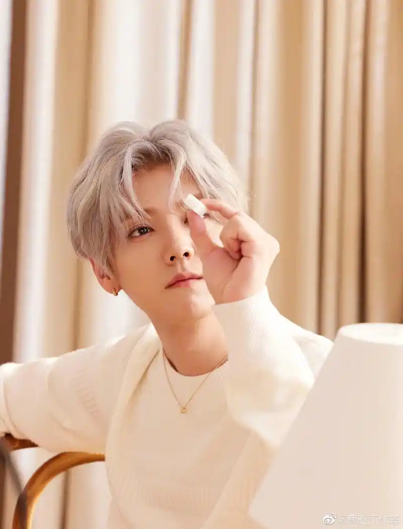 鹿晗 #帅哥 #只有照片能记录这份珍贵 一鹿有你 - 抖音