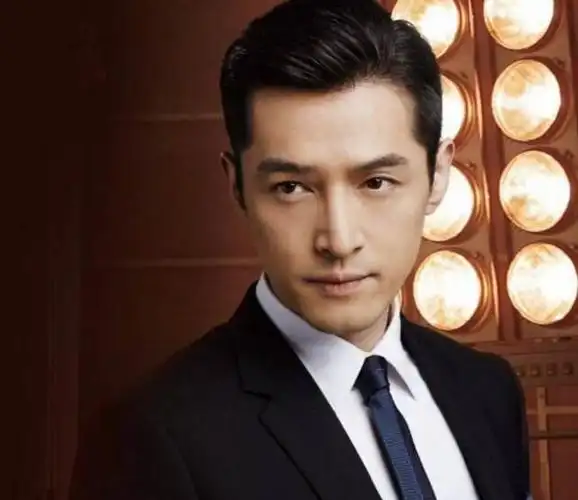 原创现在娱乐圈中最帅的6位男明星第一的他当之无愧