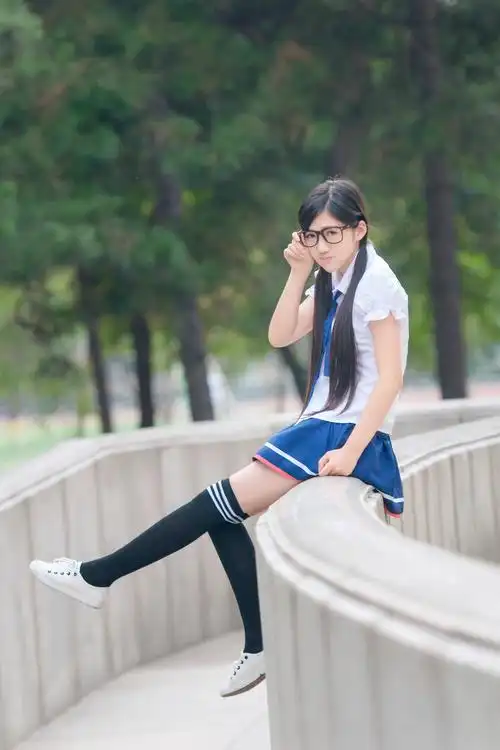 开学季清纯学生妹黑框眼镜日系长筒袜校服诱惑(一),美女写真,唯美