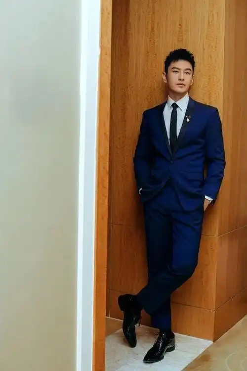 井柏然穿流苏衣戴贝雷帽显柔媚 不羁浪子苏见信牛仔夹