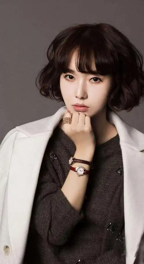 韩流鼻祖李贞贤将结婚凭小指麦扇子舞走红如今从歌后晋升影后