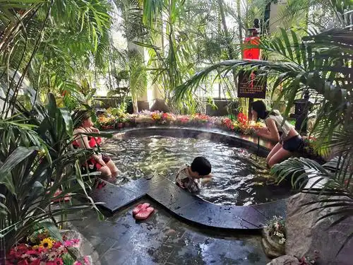 锦州东方华帝温泉加冰雪大世界