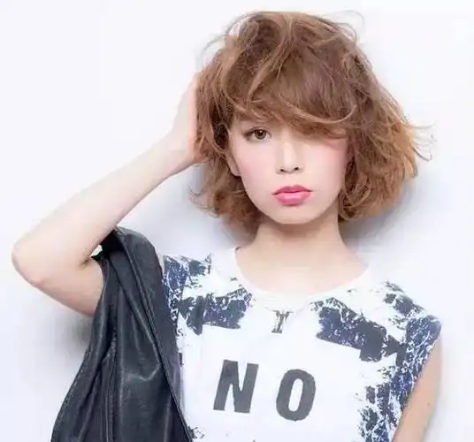 短发烫什么发型比较好看?短烫发发型图片-图1