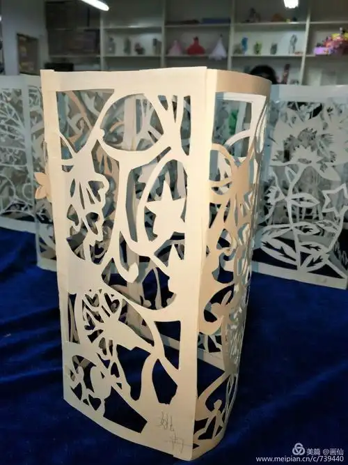 立体构成……纸雕 泰安市文化产业中等专业学校学前教育专业 16级2班