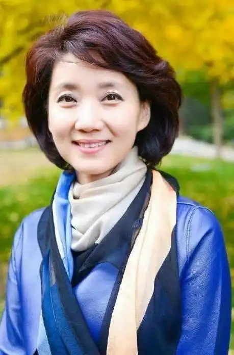 央视财经频道女主持人名单图片的简单介绍